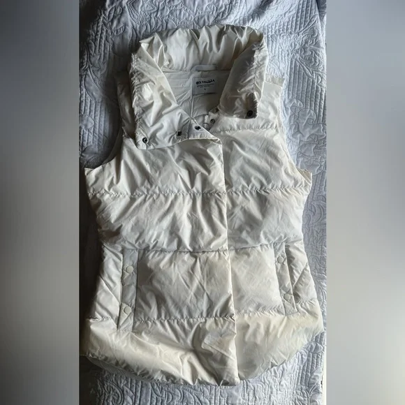 Athleta Cream Puffer Vest LARGE - Picture 6 of 11